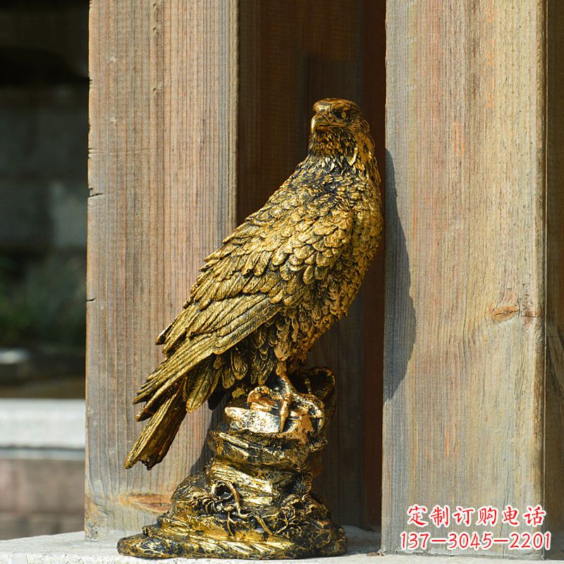 石家庄玻璃钢老鹰雕塑——传承自然之美