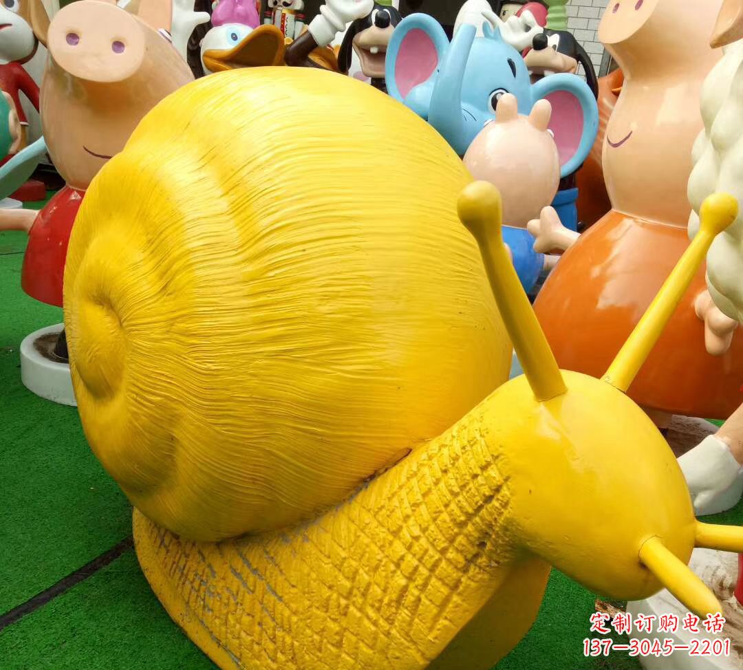 石家庄玻璃钢制蜗牛雕塑——精致美观的公园景观