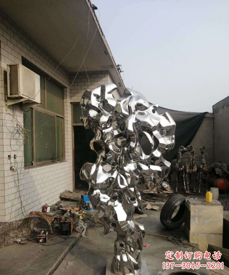 石家庄不锈钢抽象太湖石雕塑1