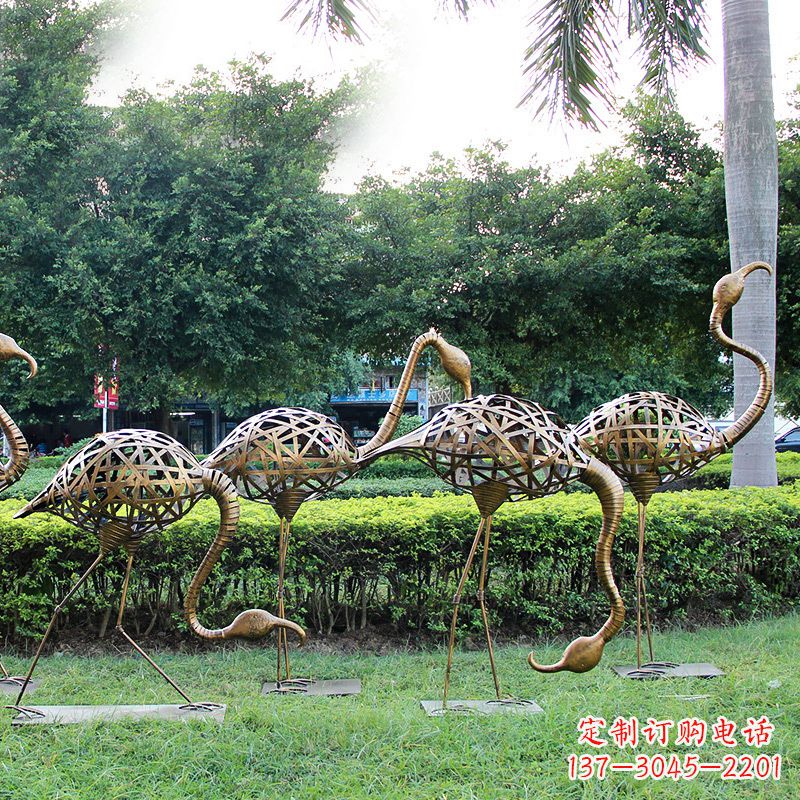 石家庄不锈钢仙鹤雕塑摆件美丽的园林装饰