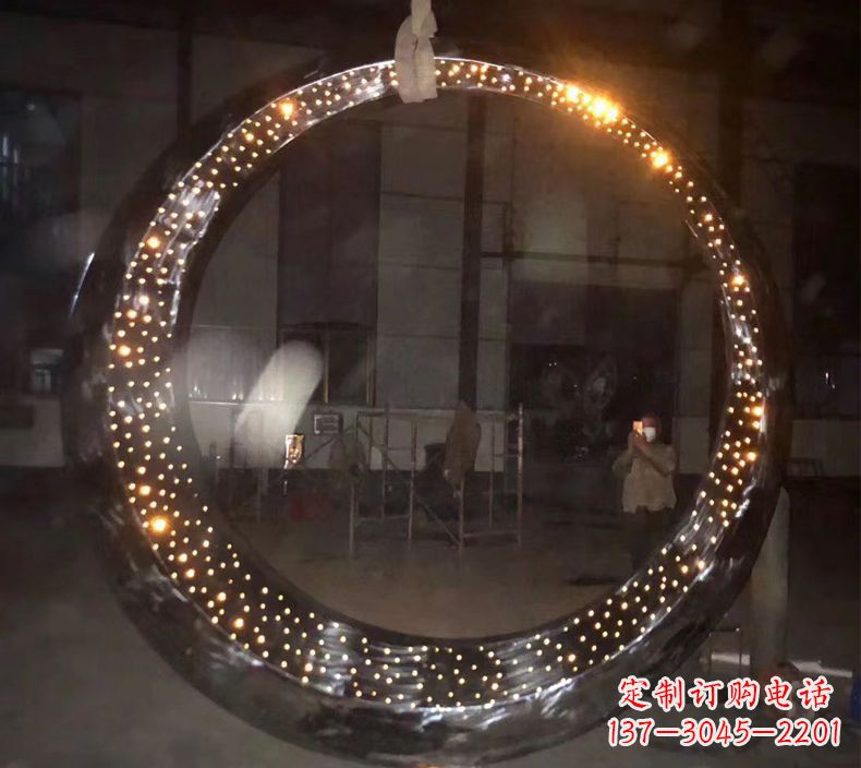石家庄璀璨夜空,不锈钢发光月亮雕塑
