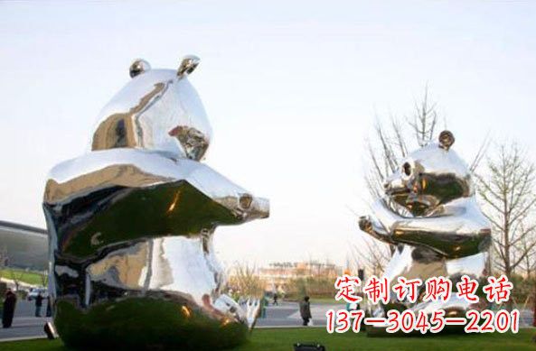 石家庄不锈钢熊猫雕塑传递友谊与和平