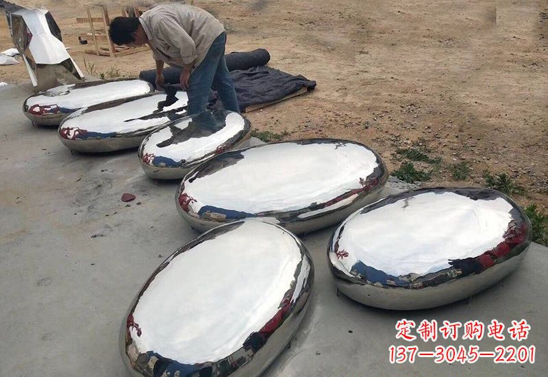 石家庄不锈钢鹅卵石雕塑精美外形给人以美的感受