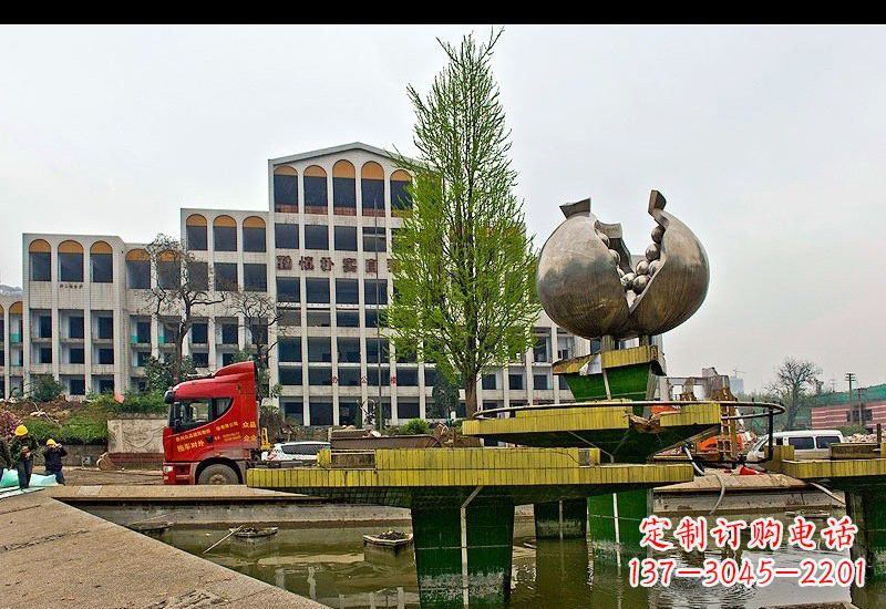 石家庄不锈钢石榴雕塑灿烂的艺术之美