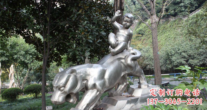 石家庄不锈钢老虎雕塑美丽而又可爱