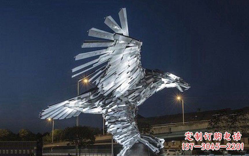 石家庄金色老鹰展翅飞翔——不锈钢老鹰抓球广场景观雕塑