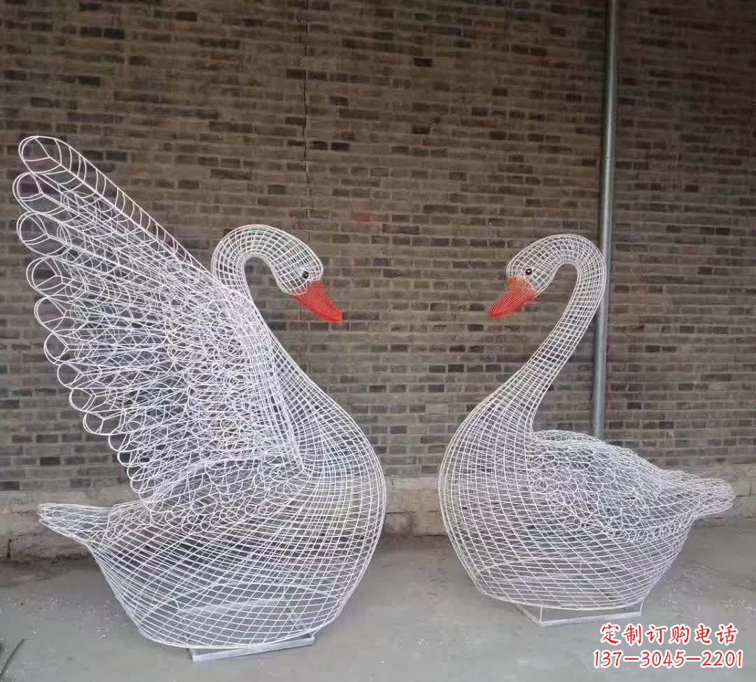 石家庄不锈钢镂空天鹅雕塑——美丽动人
