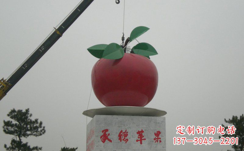 石家庄精致不锈钢苹果雕塑