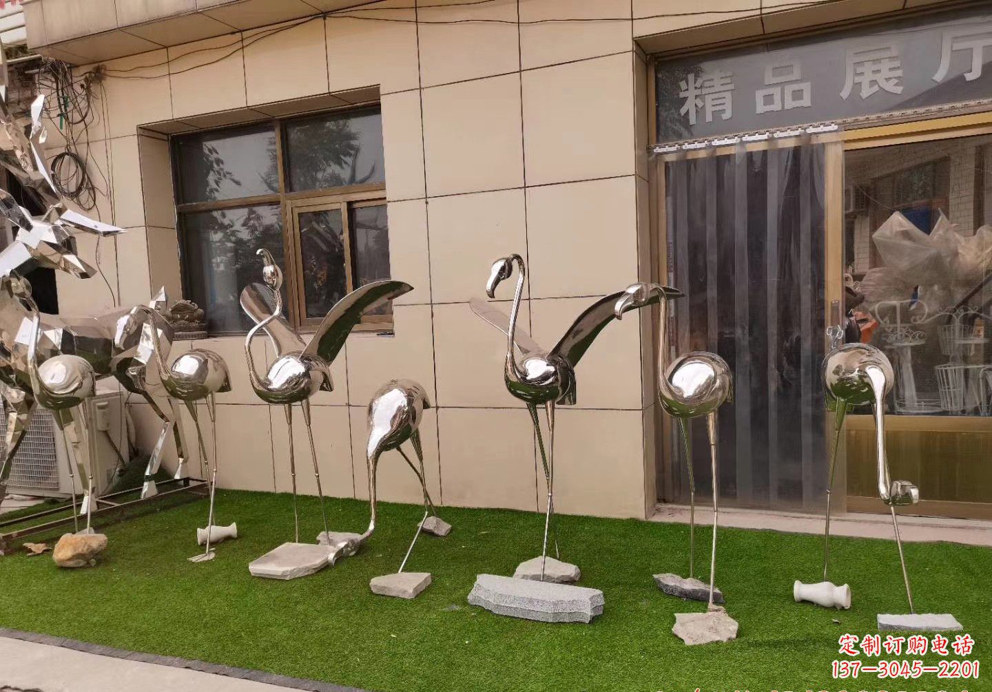 石家庄不锈钢仙鹤景观雕塑精美雕塑展现优美的仙鹤之美