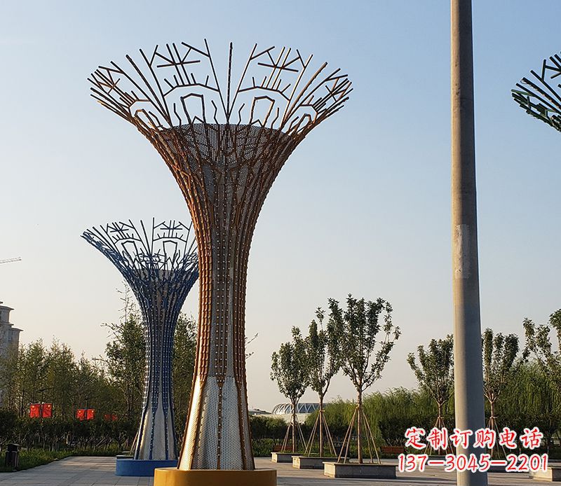 石家庄城市景观的点缀——不锈钢树叶雕塑