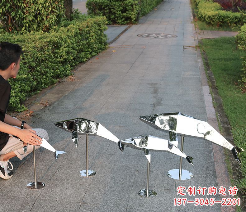 石家庄抽象不锈钢海豚雕塑