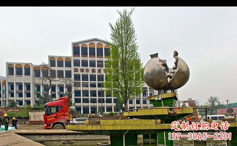 石家庄精美不锈钢石榴景观雕塑