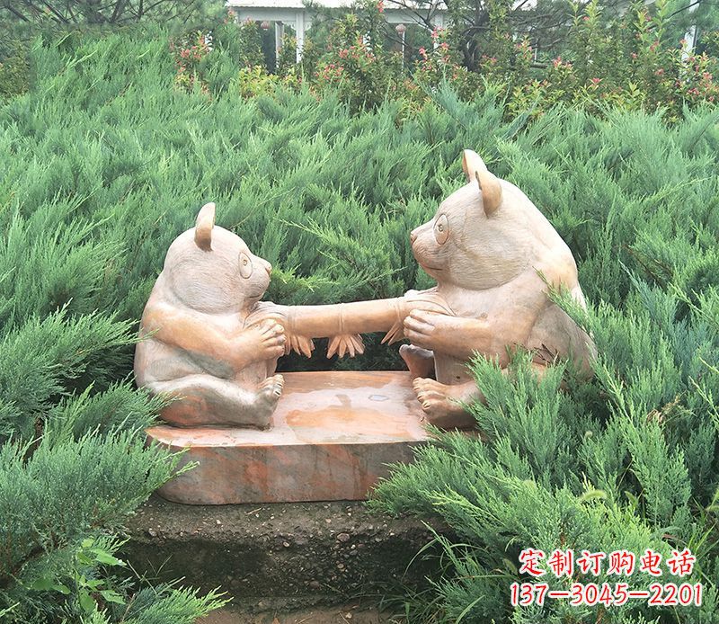 石家庄晚霞红熊猫母子石雕